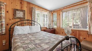 标准独立别墅, 无烟房, 厨房 | 1 多间卧室、床单