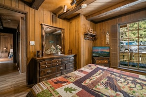 Standard House, Non Smoking, Kitchen | 3 bedrooms, iron/ironing board, bed sheets - Alpine Lakefront (Big Bear Lake)