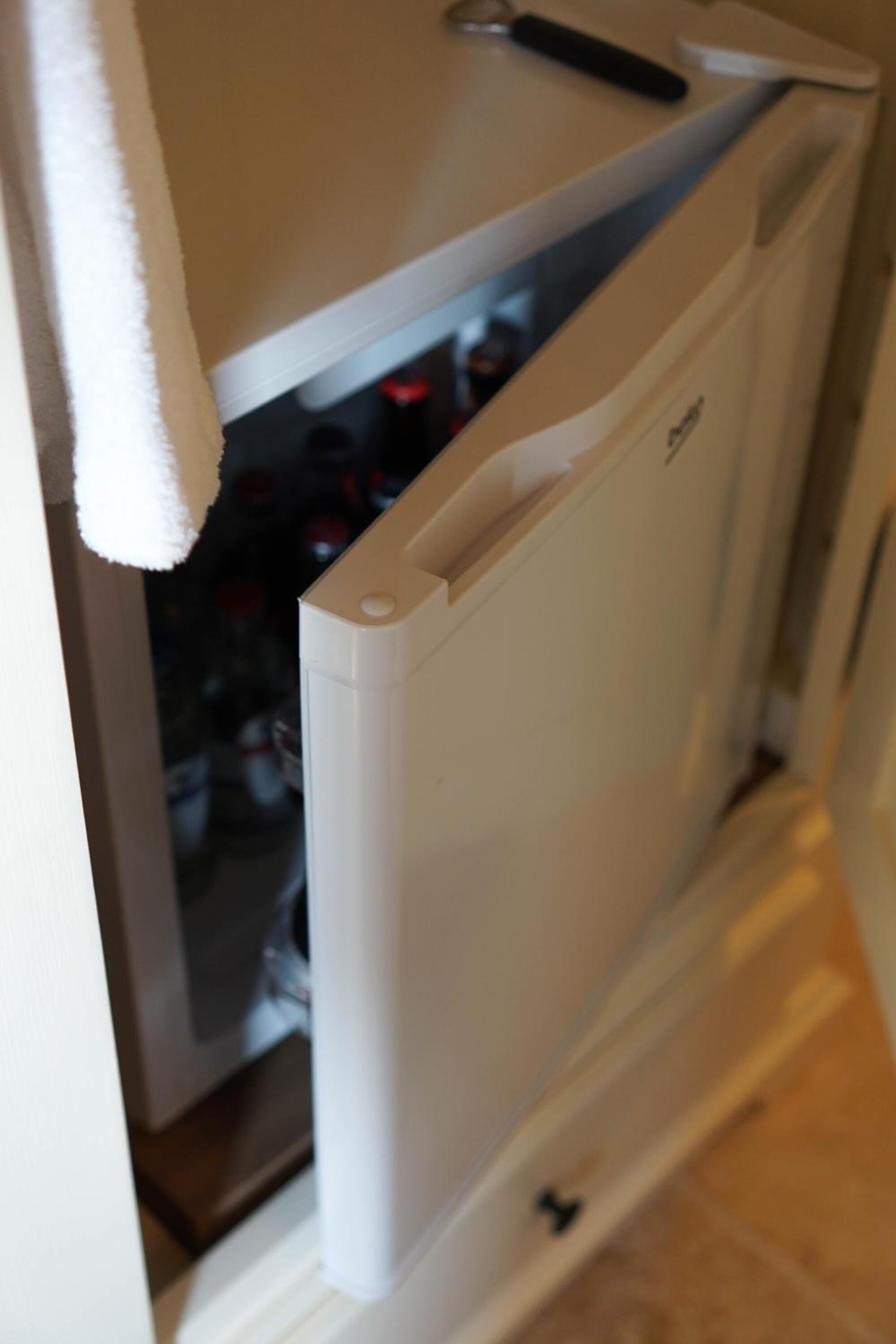 espresso maker, coffee/tea maker, electric kettle