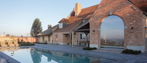 Seasonal outdoor pool, sun loungers