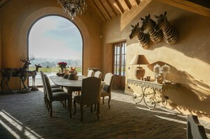 Café da manhã com buffet grátis todos os dias