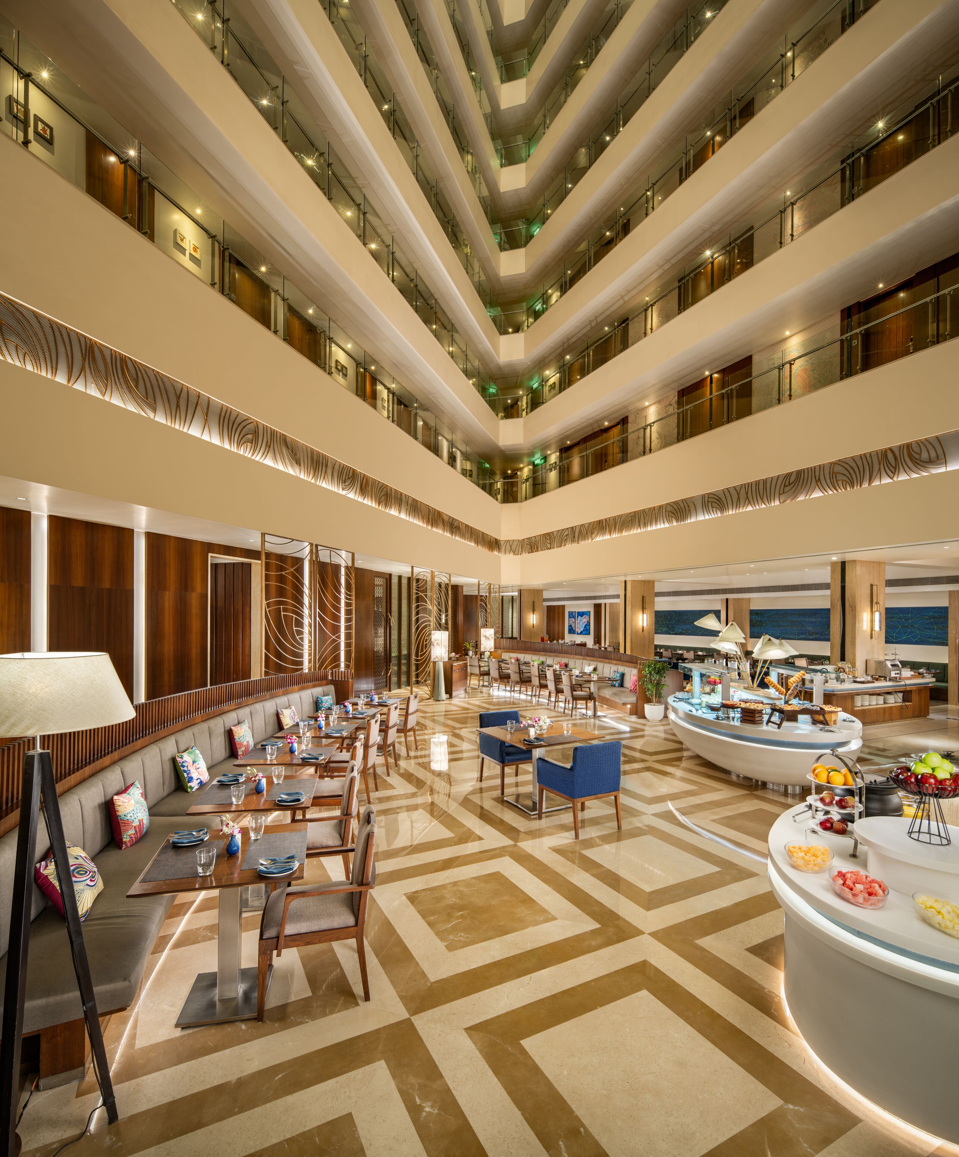 3 restaurants; breakfast, lunch and dinner served 