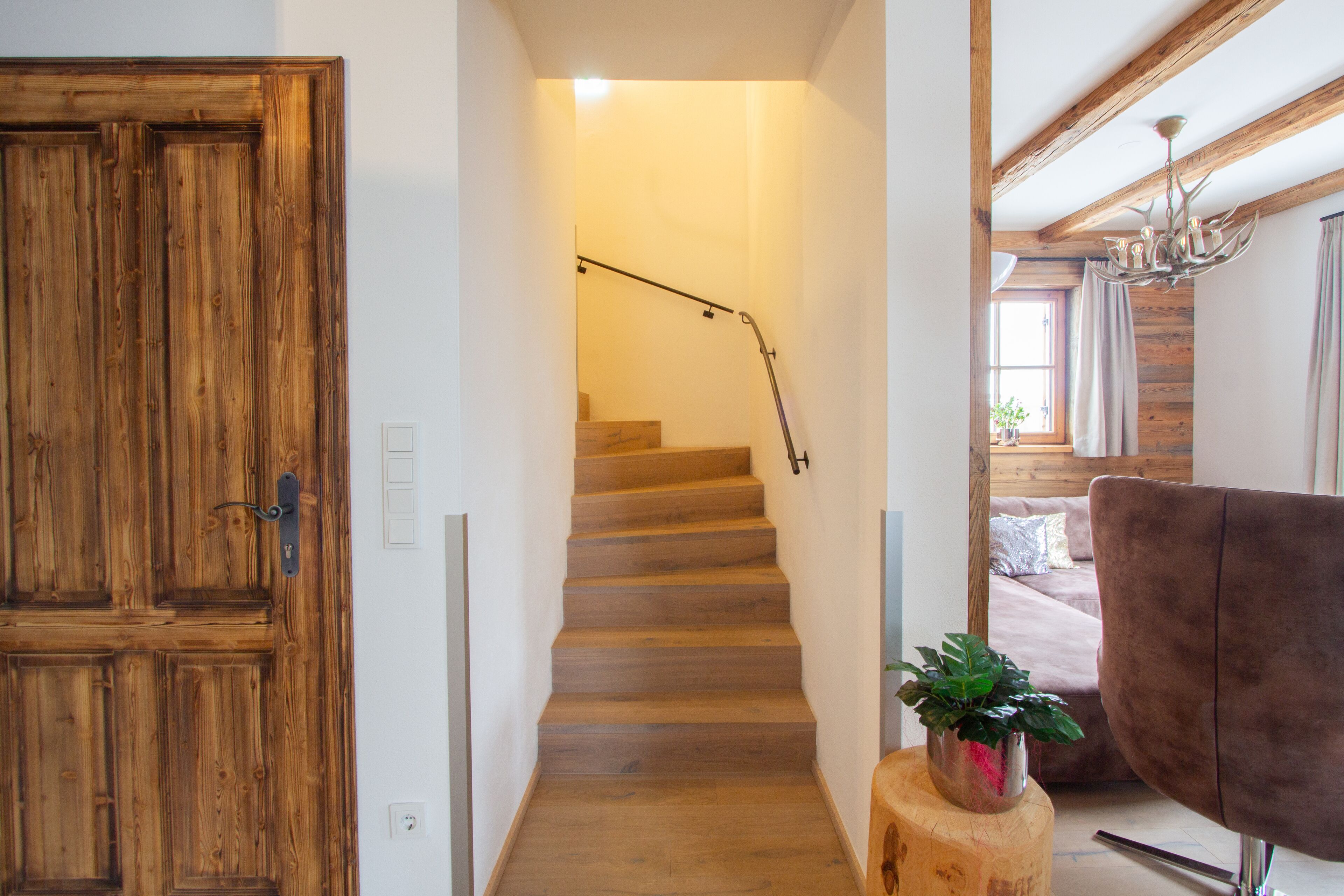 43-inch flat-screen tv with cable channels, tv, fireplace