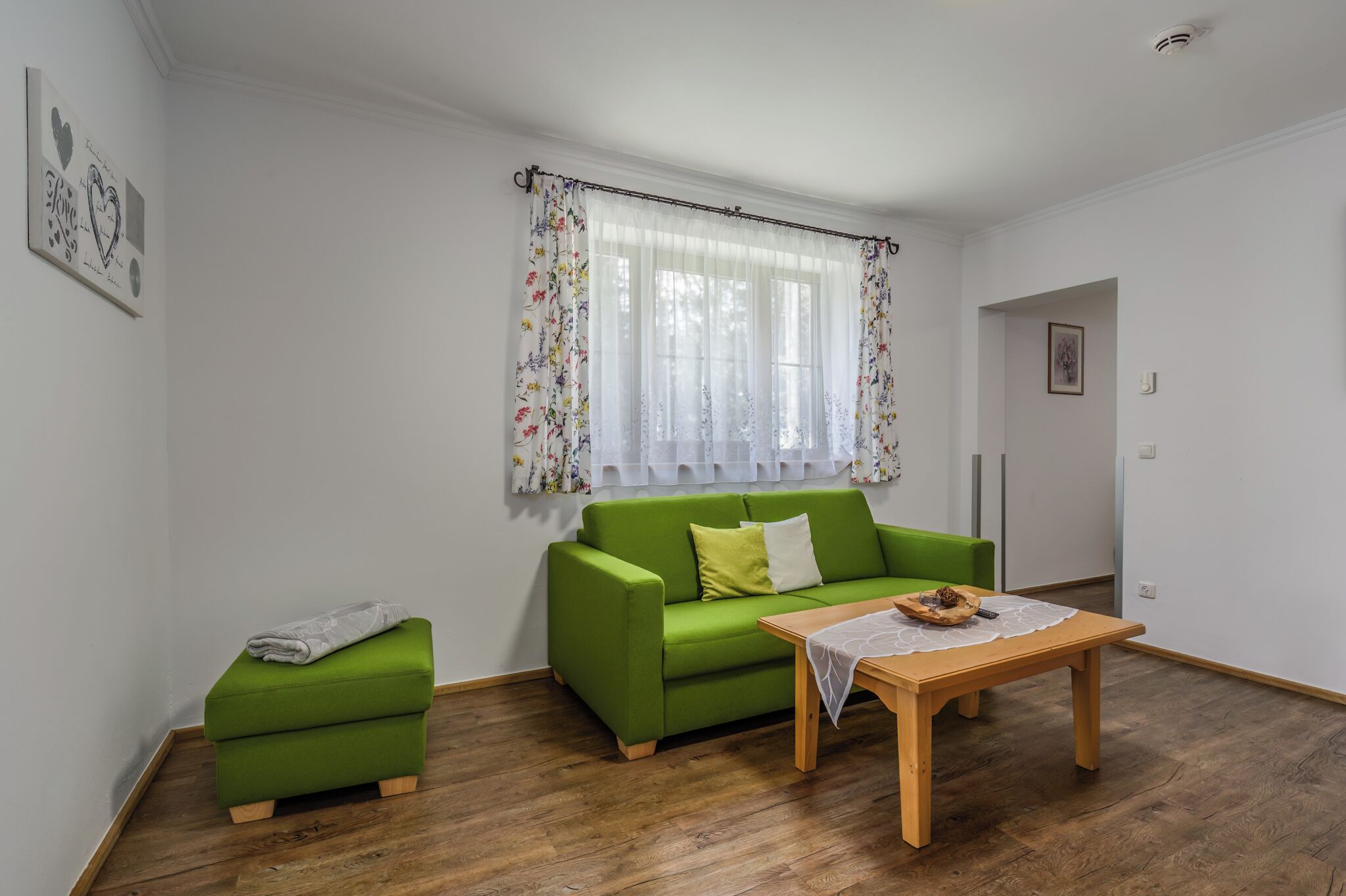 43-inch flat-screen TV with cable channels, TV, heated floors