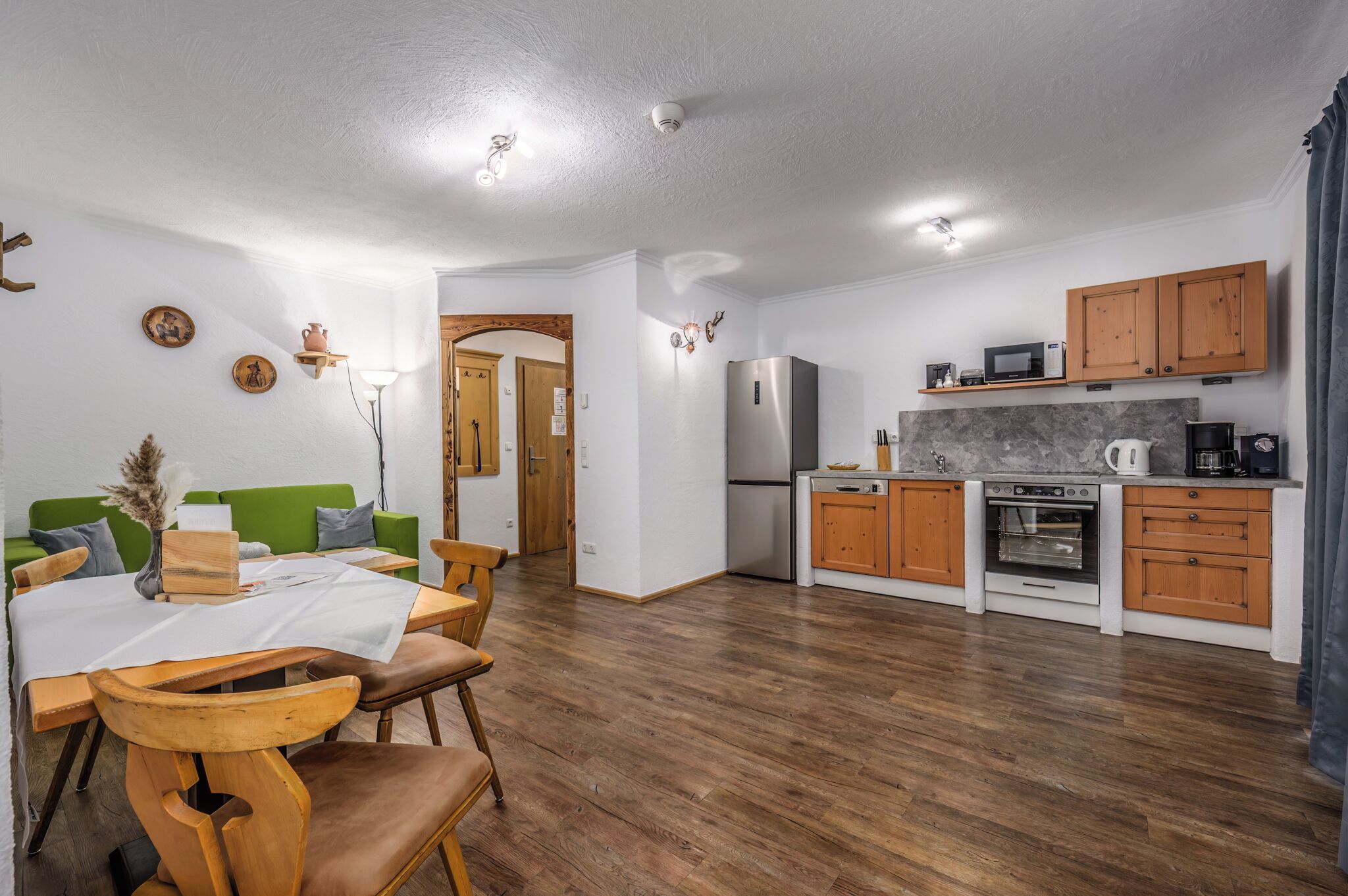 43-inch flat-screen TV with cable channels, TV, heated floors