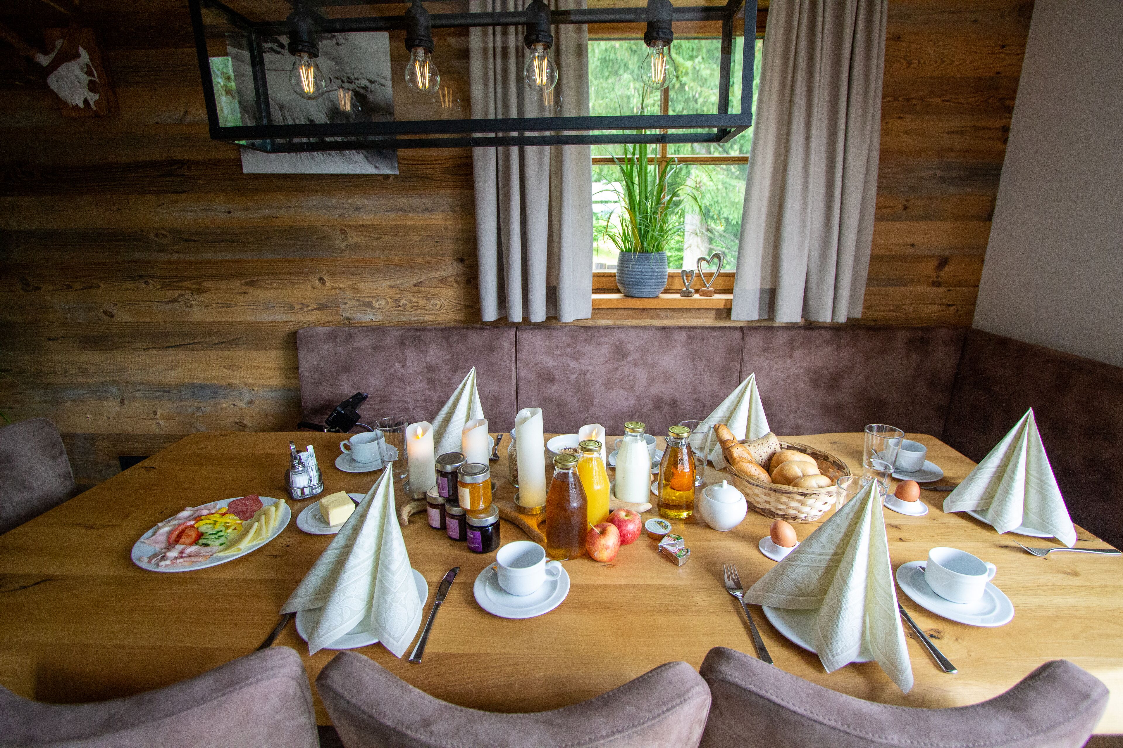 Free daily continental breakfast