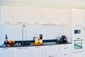 Exclusive Apartment | Private kitchen | Full-size fridge, microwave, oven, stovetop - Beautiful Sea View Penthouse PkgTL11 (Tel Aviv)