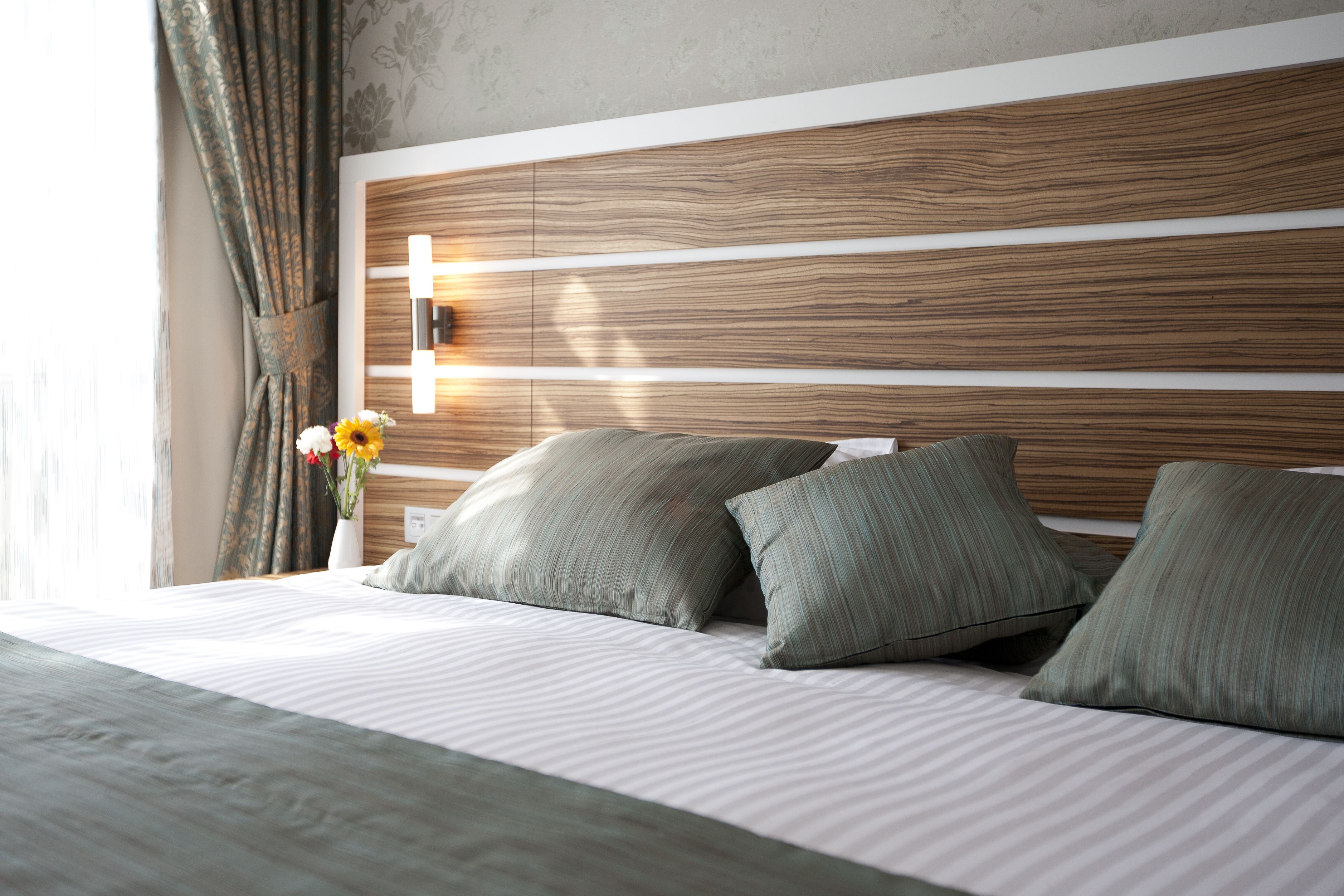 Suite | Minibar, in-room safe, desk, iron/ironing board