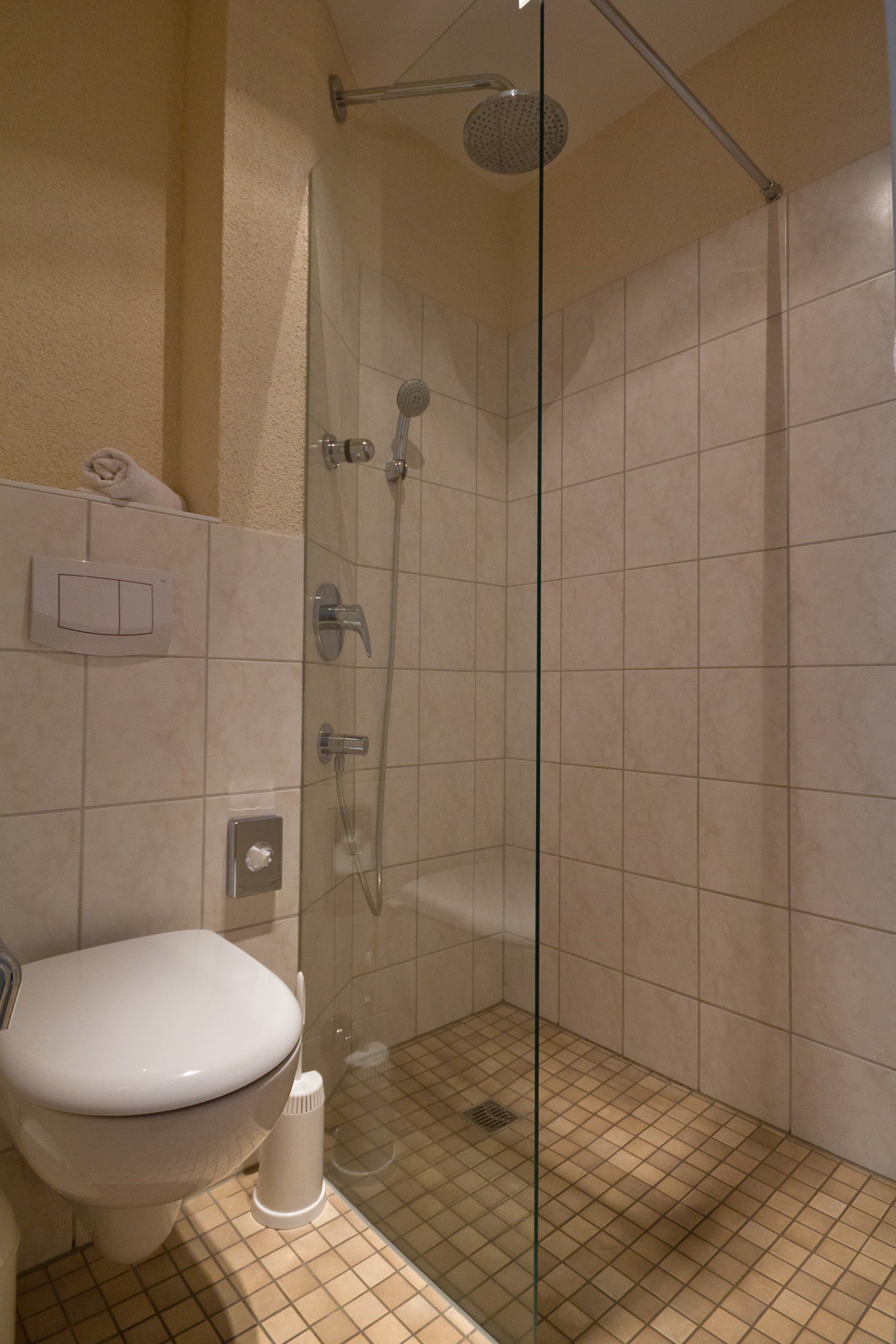 standard room, 1 single bed | bathroom | free toiletries, hair dryer, towels, soap