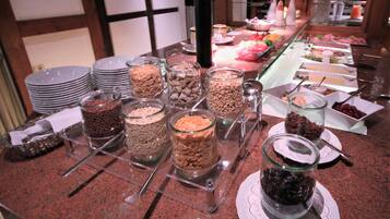 Desayuno buffet todos los días (EUR 12 por persona)