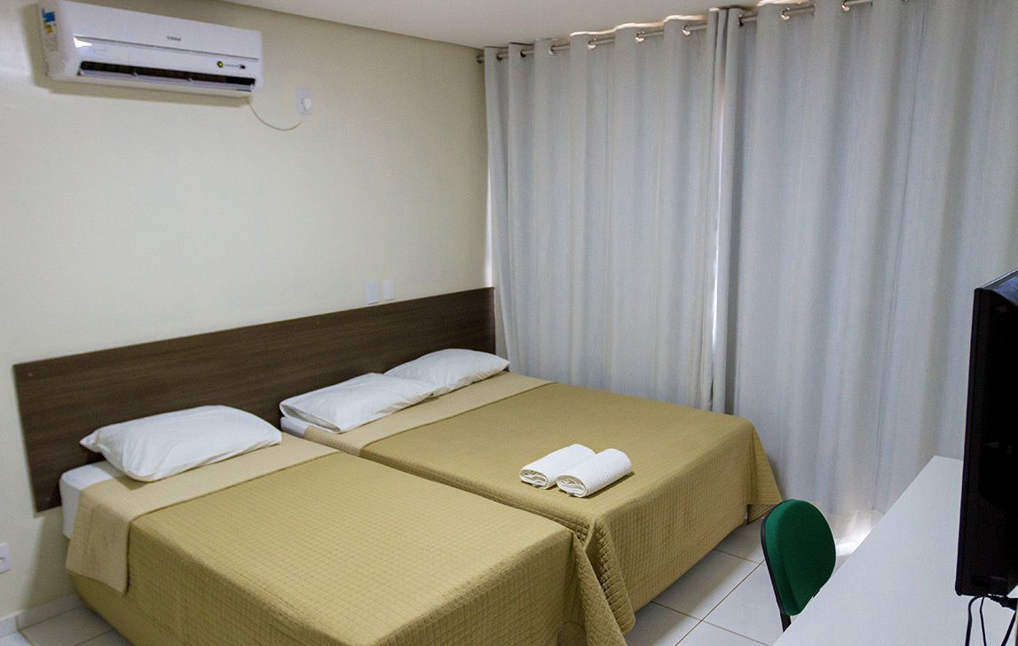 Minibar, escritorio, cortinas blackout y wifi gratis 