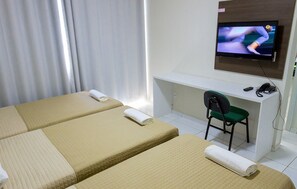 Minibar, escritorio, cortinas blackout y wifi gratis 