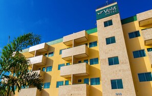 Fachada de la propiedad