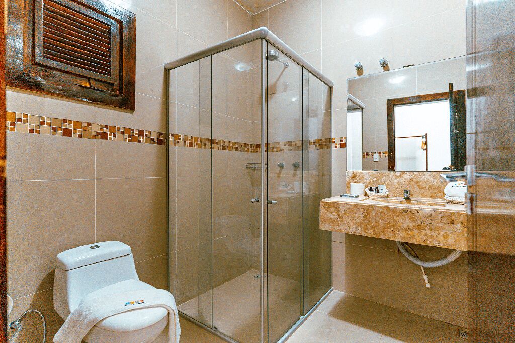 Suite Plus | Bagno | Doccia, set di cortesia gratuito, asciugamani