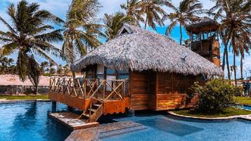 Bungalow | Minibar, blackout drapes, free WiFi, bed sheets