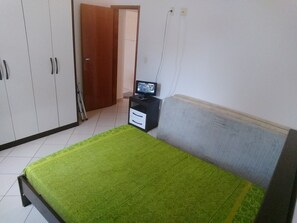 Double Room | 1 bedroom, iron/ironing board, free WiFi - Apartamento Mobiliado na Praia (Praia Grande)