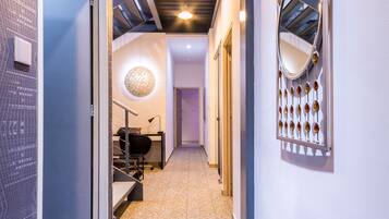 Vil·la, diversos dormitoris (Oceania) | Sala d'estar | Televisor de pantalla plana de 42 polzades amb canals digitals