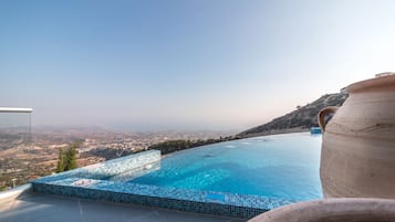 Vil·la, diversos dormitoris (Oceania) | Terrassa o pati