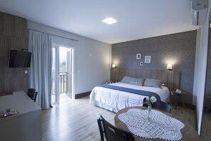 Luxury Room | Minibar, desk, blackout curtains, soundproofing