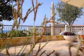 Family Apartment | Terrace/patio - Charming house Jaffa Sea View Jacuzzi Y1 (Tel Aviv)