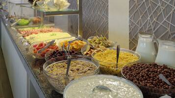 Lunch and dinner served, local and international cuisine