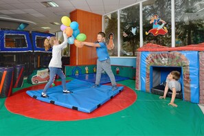 Innen-Kinderspielplatz