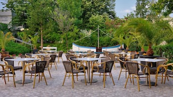 Lunch and dinner served, local and international cuisine