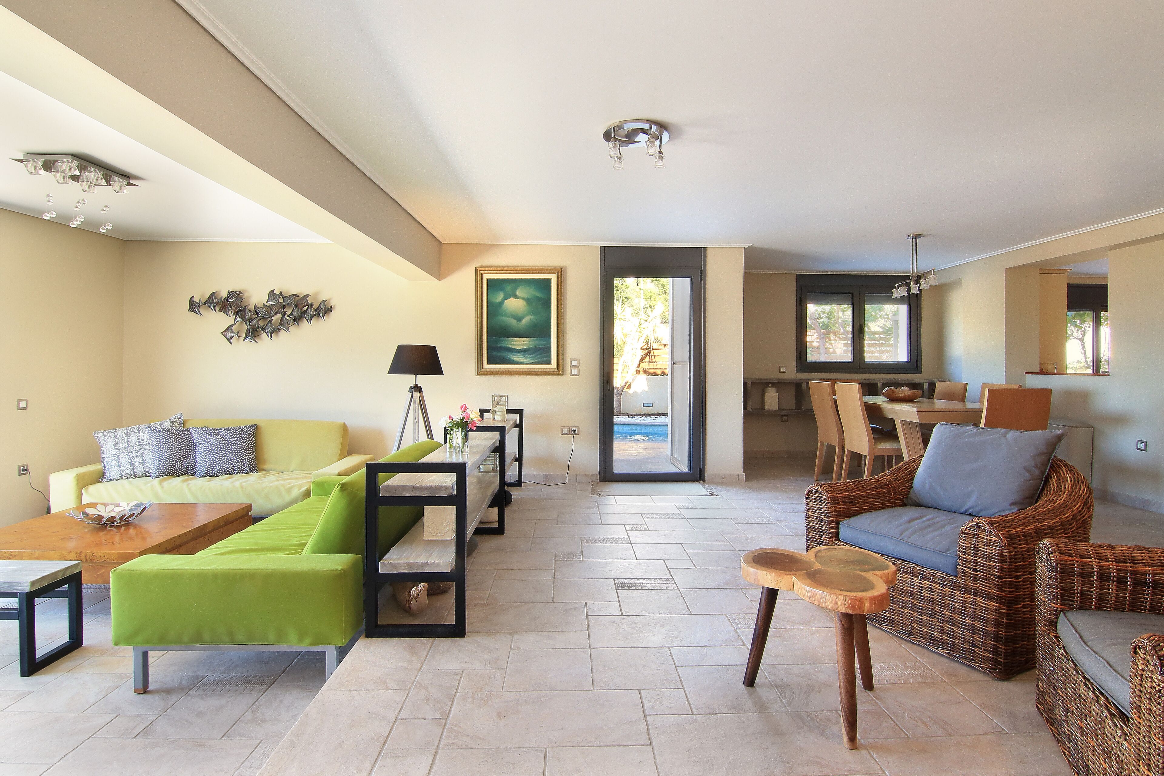 Villa Eve | Opholdsområde | 40-tommers smart-tv med kabelkanaler, tv, pejs