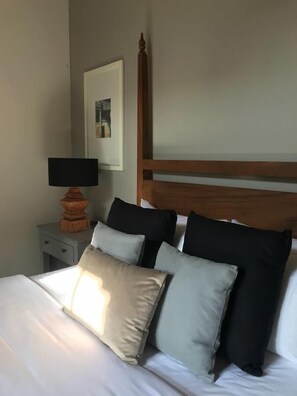 1 bedroom, premium bedding, in-room safe, desk