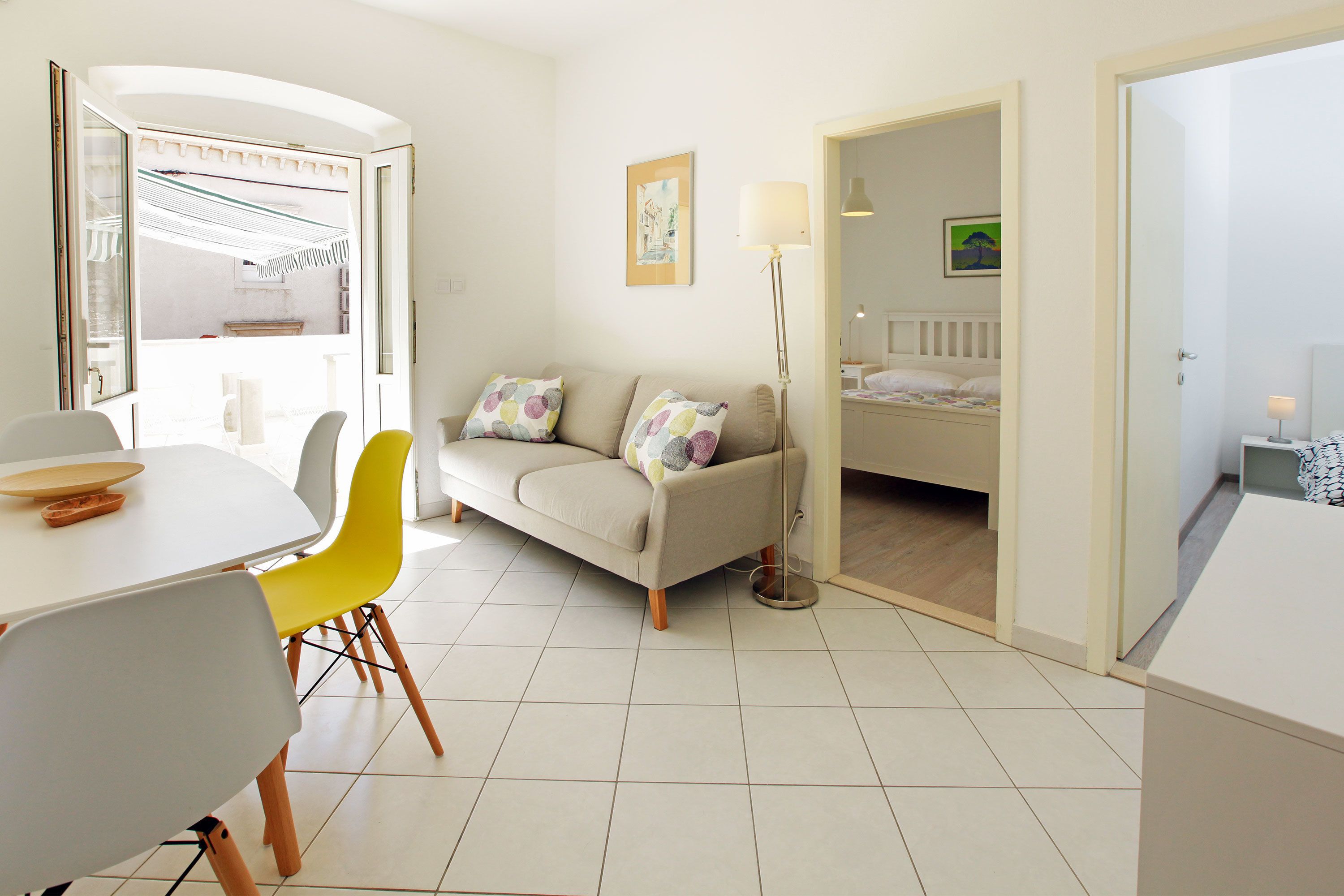 Apartamento superior, 2 camas de matrimonio, 2 baños | Zona de estar | Televisión de 40 pulgadas con canales por satélite