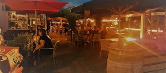 Bar-Bistro-Hotel DOK