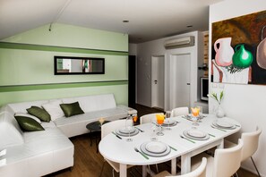 Deluxe Apartment, 3 Bedrooms | In-room dining - Mazuranic Apartments (Bol)