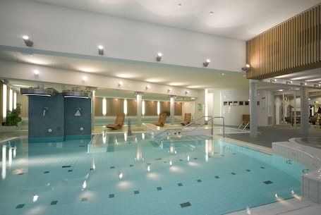 Una piscina techada