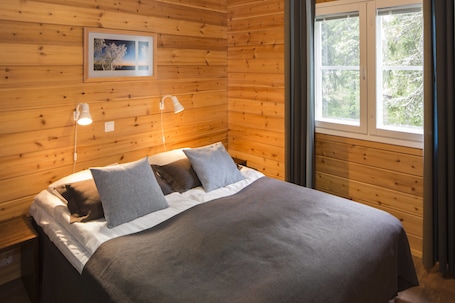 Tabla de planchar con plancha, wifi gratis y ropa de cama . Holiday Club Salla Apartments