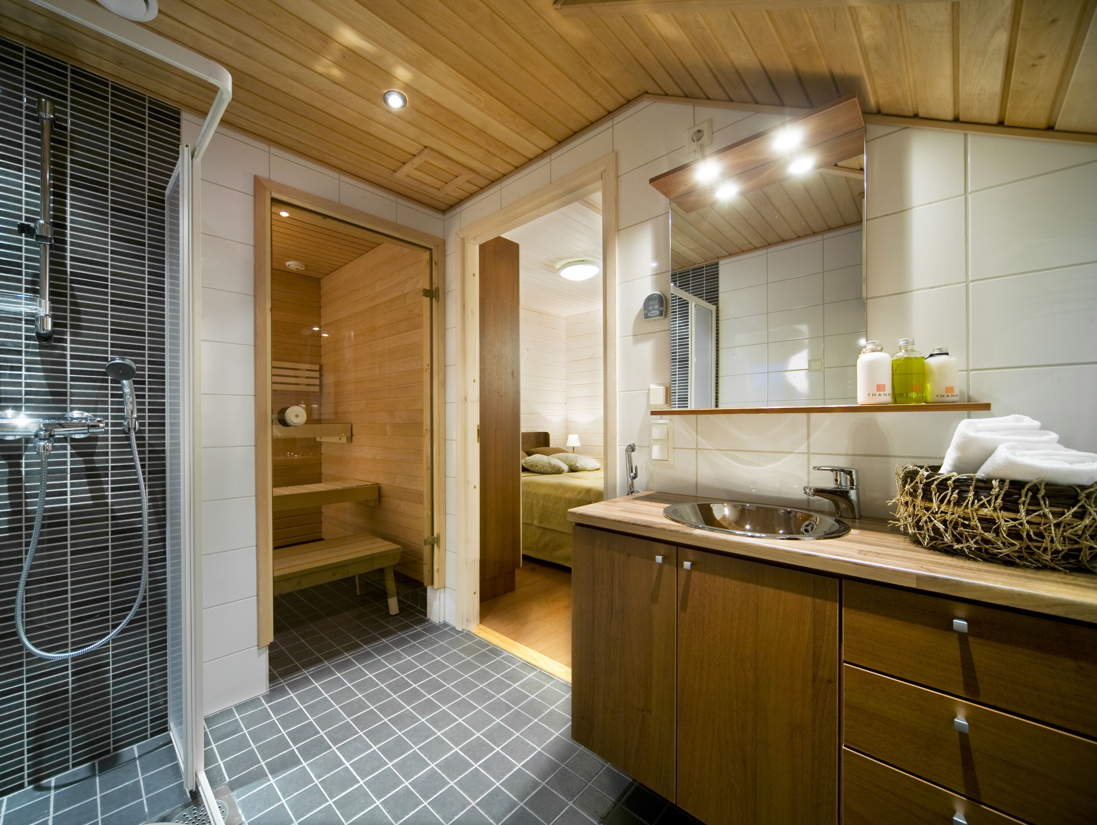 Apartment, 2 Bedrooms, Sauna (57 m2) | Bathroom | Shower, free toiletries, towels, toilet paper