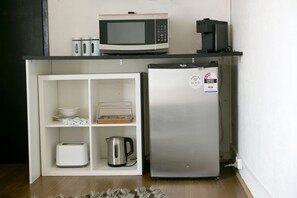 Room (Semi Self-Contained) | Private kitchenette | Full-size fridge, microwave, coffee/tea maker, electric kettle