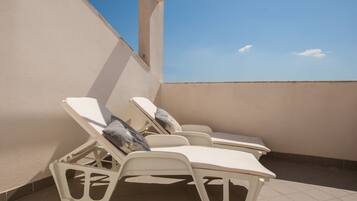 Superior Studio, 1 Double Bed | Balcony