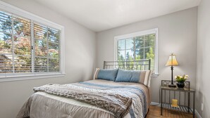 Standard House, Non Smoking, Kitchen - Apples Delight (Big Bear Lake)