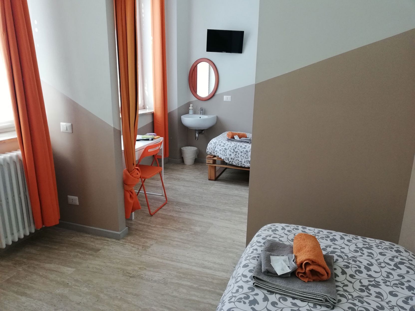 Couette en duvet, décor unique, bureau, rideaux d’obscurcissement