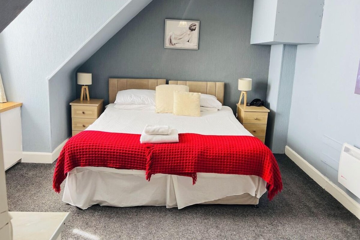 Desk, iron/ironing board, free WiFi, bed sheets