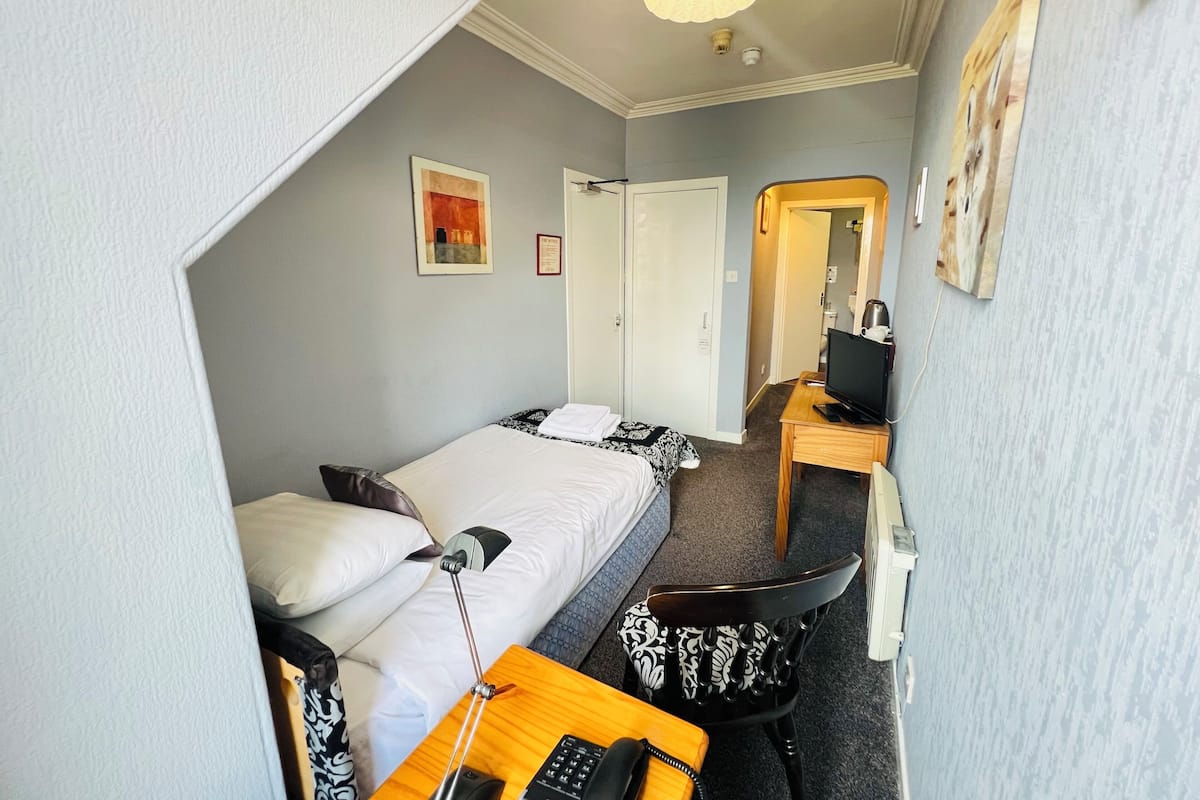Desk, iron/ironing board, free WiFi, bed sheets