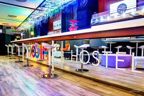 Bar (on property) - Urban Youth Hostel (Valencia)