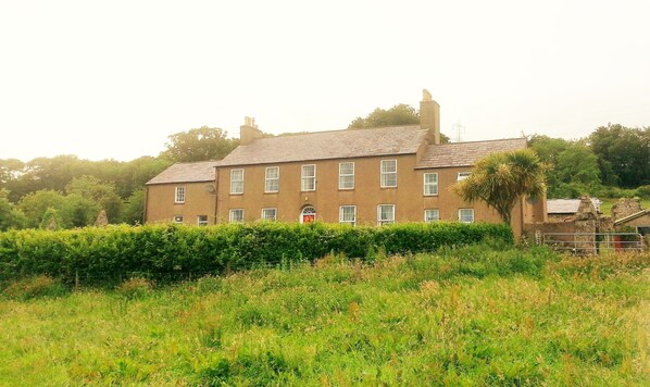 واجهة المنشأة