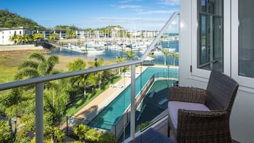 Casa geminada família, 3 quartos, acesso à piscina, vista para a marina | Sacada