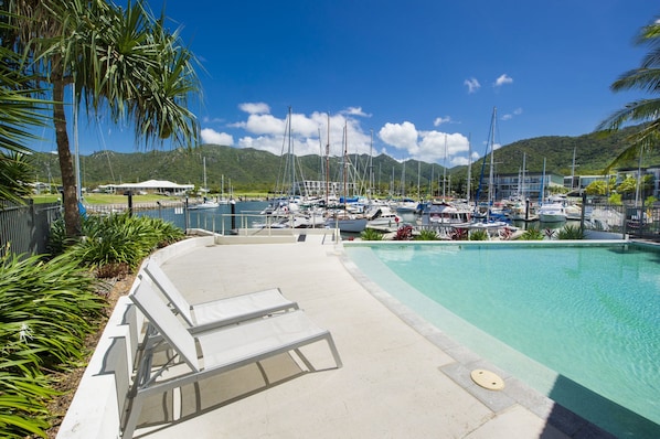 2 outdoor pools