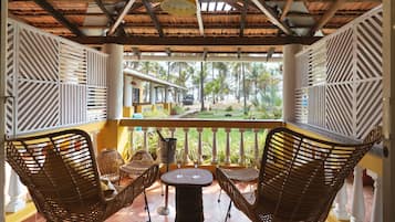 KING REEF SUITE SEA VIEW | 高級寝具、ミニバー、客室ごとに異なる装飾、客室ごとに異なるインテリア