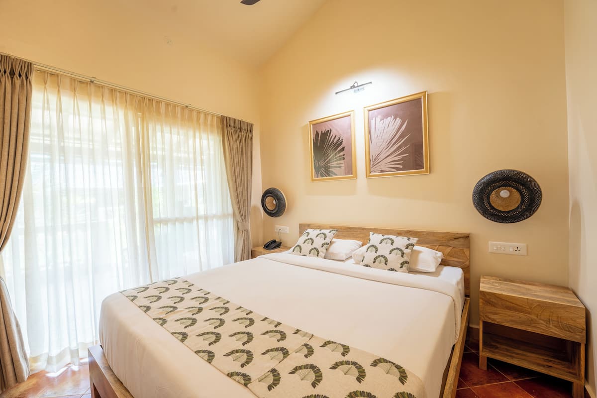 Premium bedding, minibar, individually decorated, individually furnished