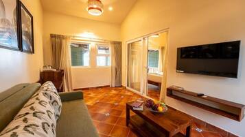 Reef suite | Living area