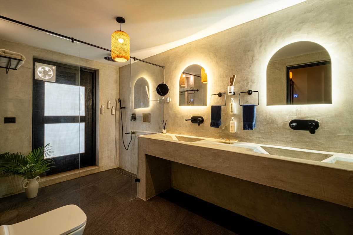 luxury villa | premium bedding, minibar, individually decorated, individually furnished