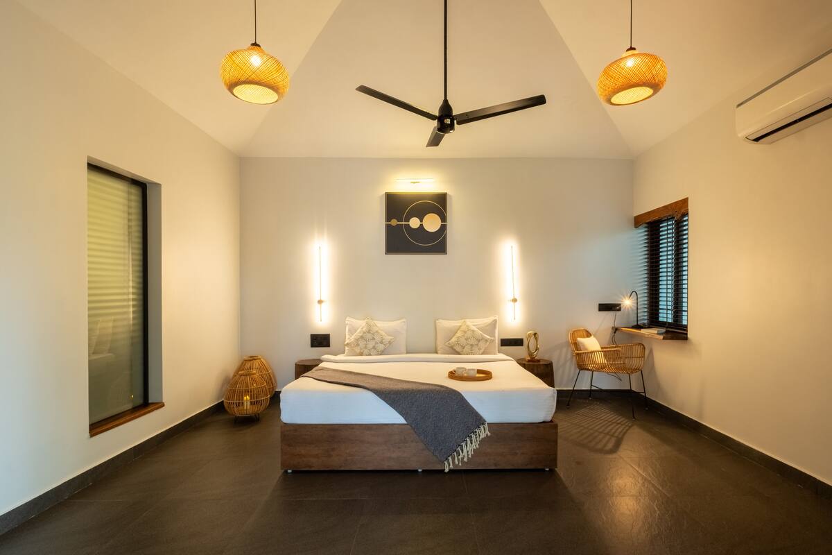 luxury villa | premium bedding, minibar, individually decorated, individually furnished